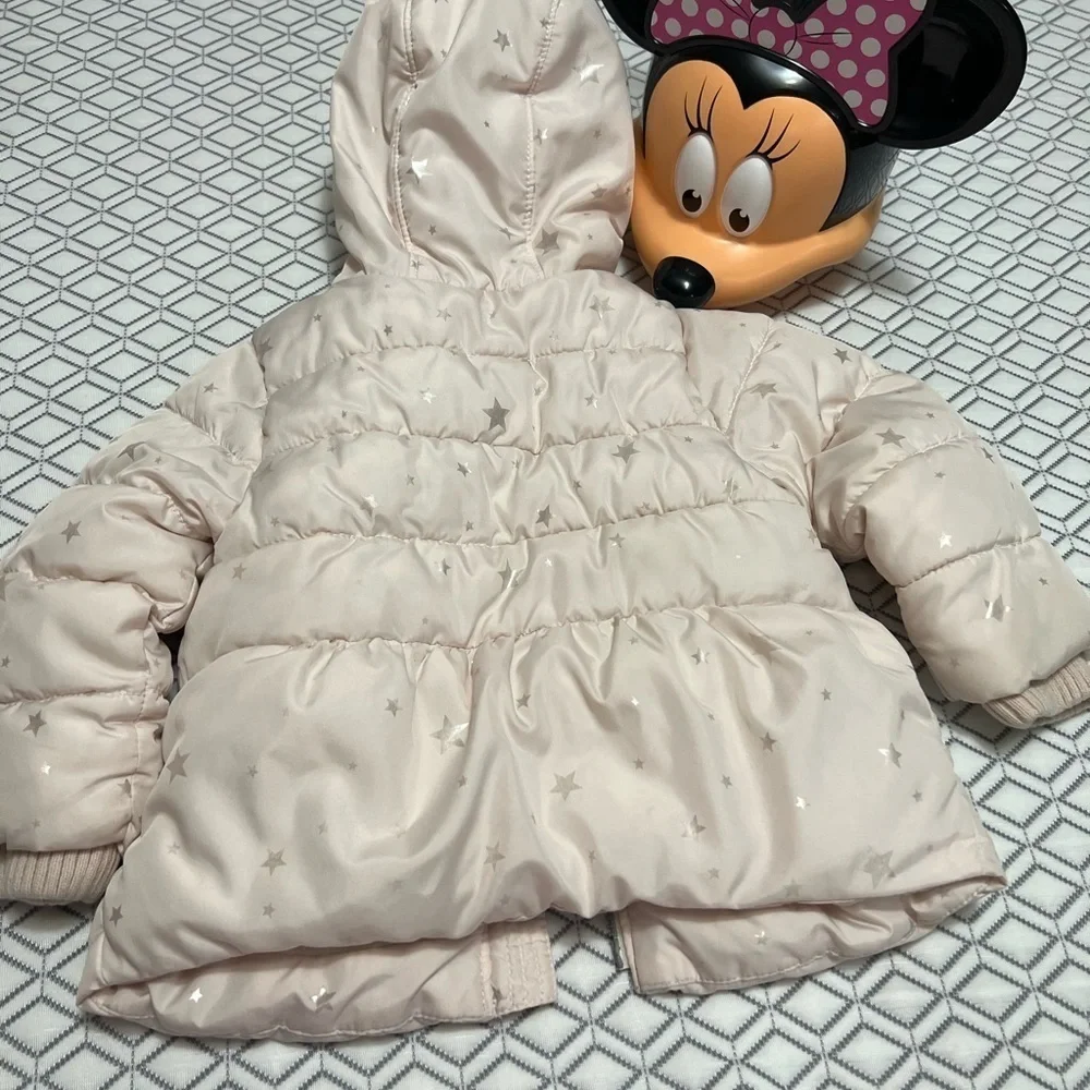 Old navy toddler girl puffy jacket color white with little stars